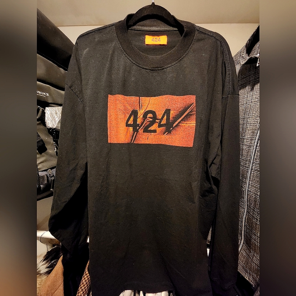 424 On FAIRFAX LS Tee